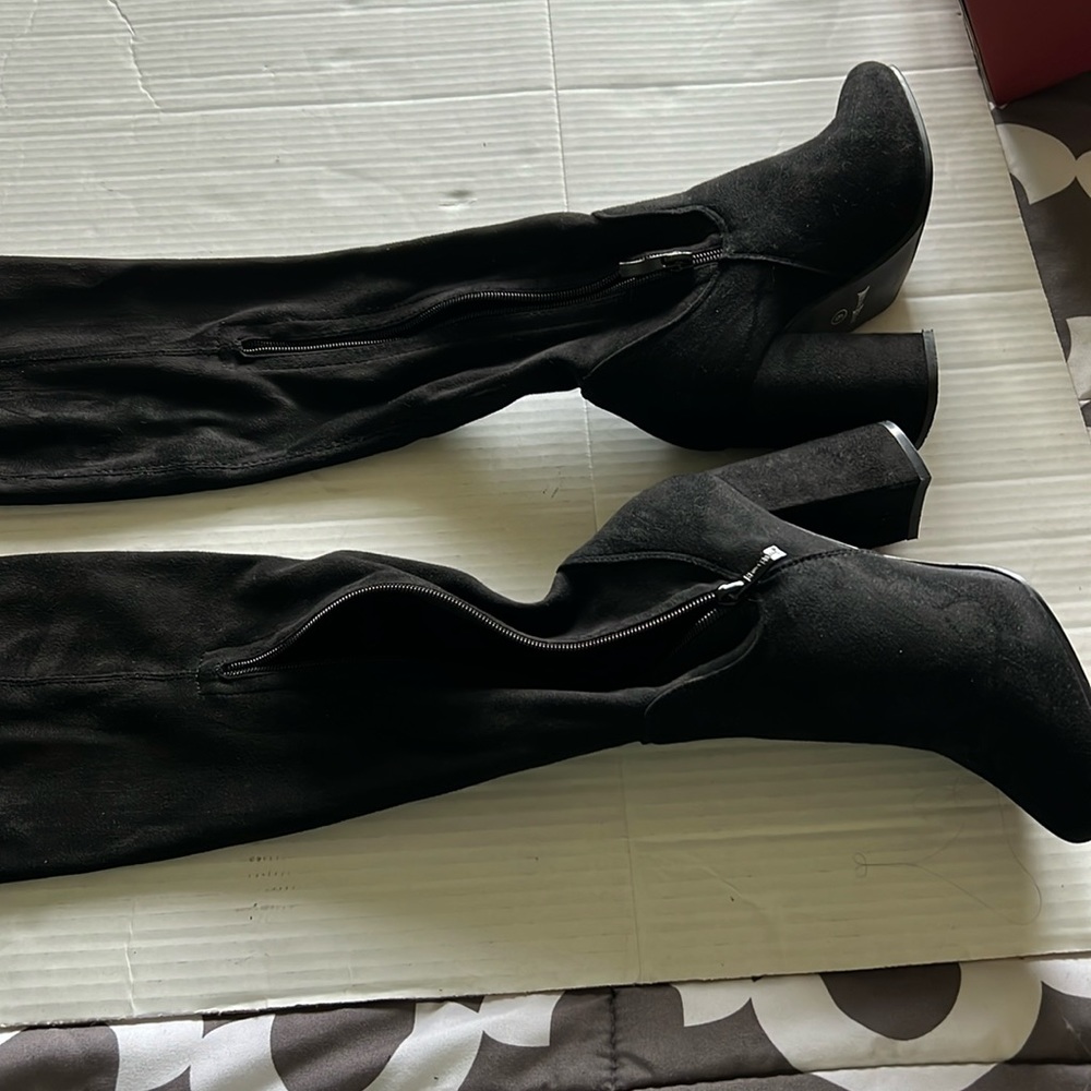 Pre owned cloth boots above the knee